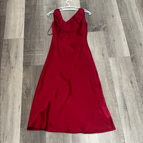 ❄️☀️Elegant Red Sleeveless Dress - Picture 2 of 4